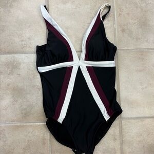 Miraclesuit One-piece, L 🖤